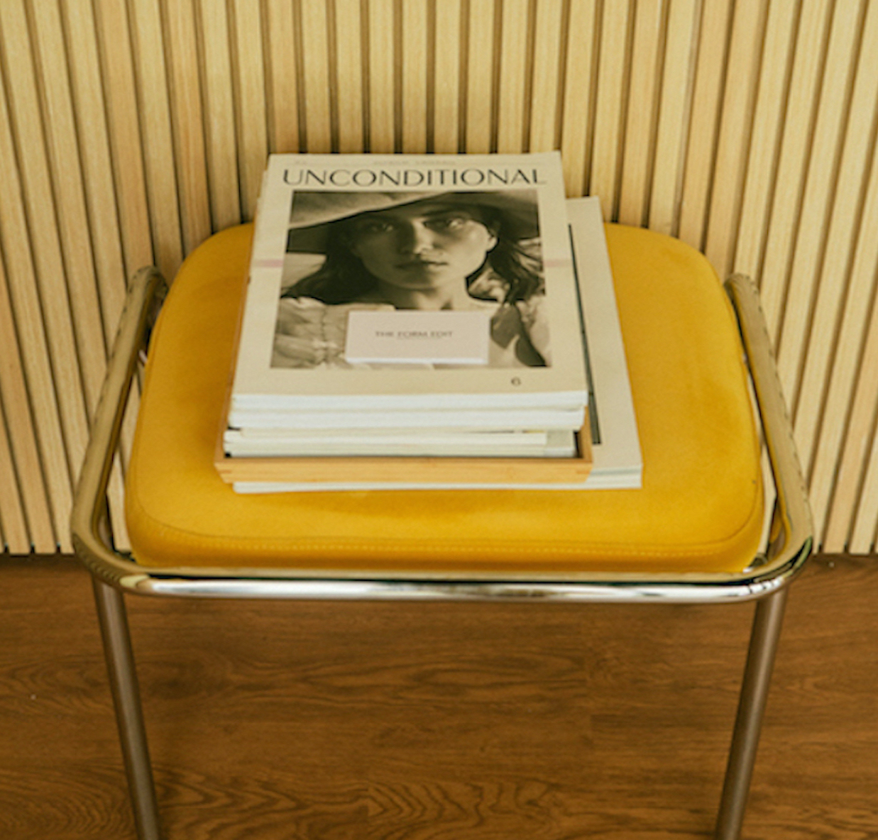 Magazine stool